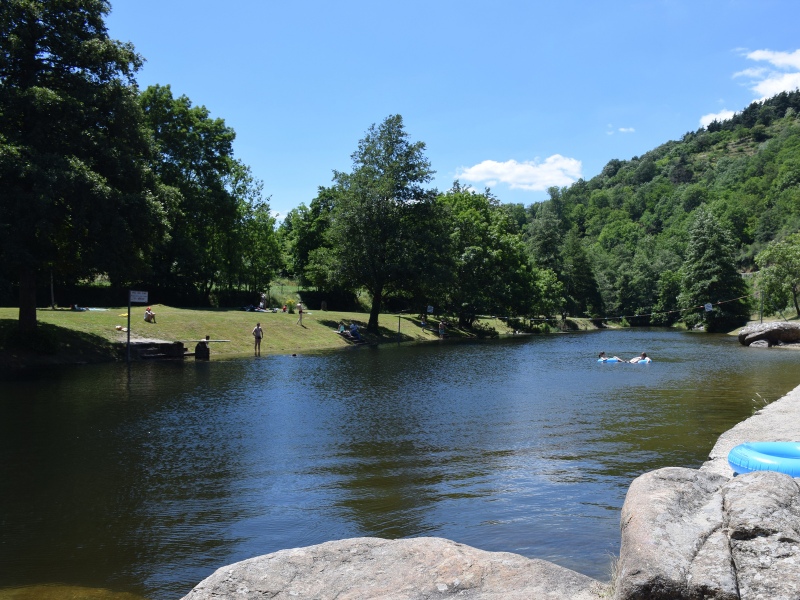 gite JUST'UN INSTANT-visitez le lac de Retourdour