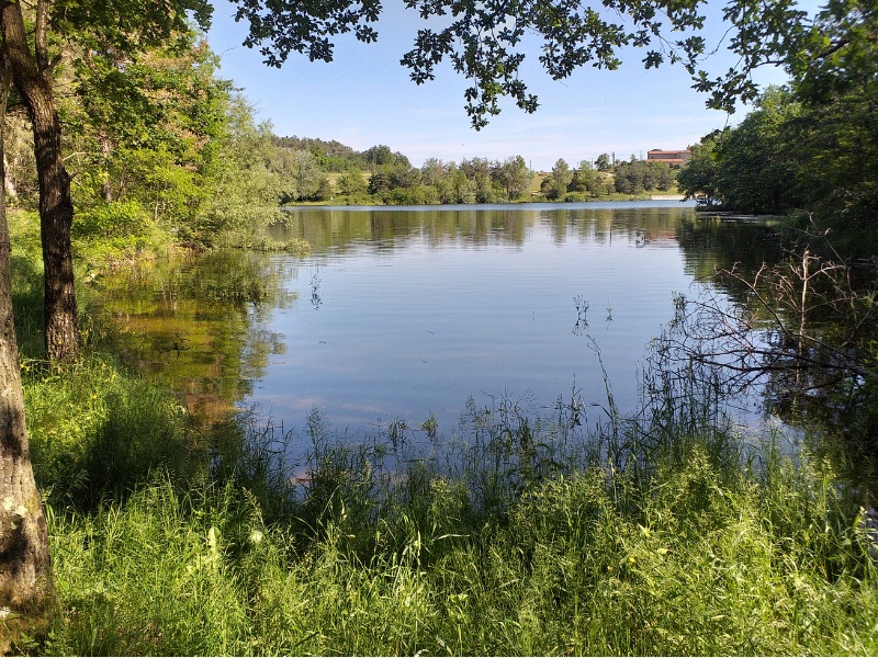 gite JUST'UN INSTANT-visitez le lac des Meinettes-Crédit photo Office Tourisme Val d'Ay