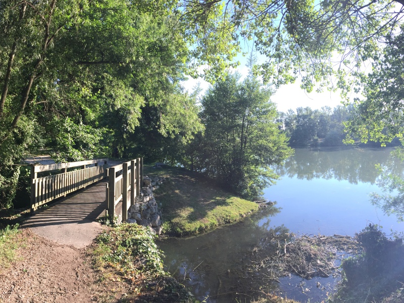 gite JUST'UN INSTANT-visitez le lac des Pierrelles
